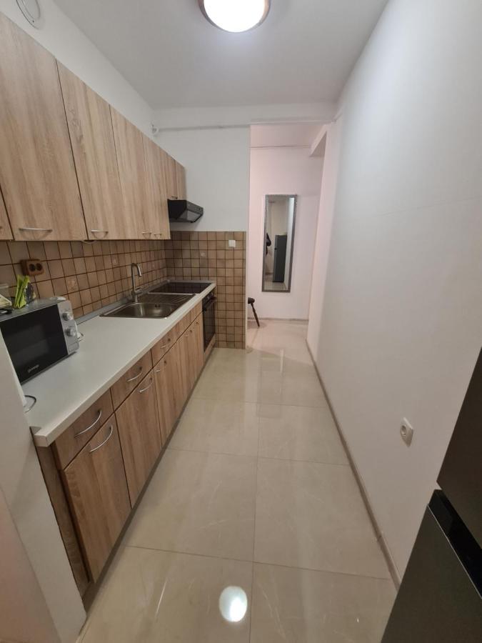 Apartman Yellow - Self Check In Osijek Exteriör bild