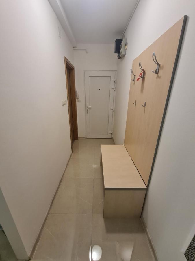 Apartman Yellow - Self Check In Osijek Exteriör bild