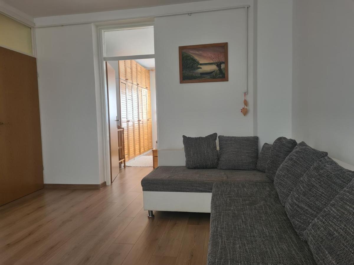 Apartman Yellow - Self Check In Osijek Exteriör bild