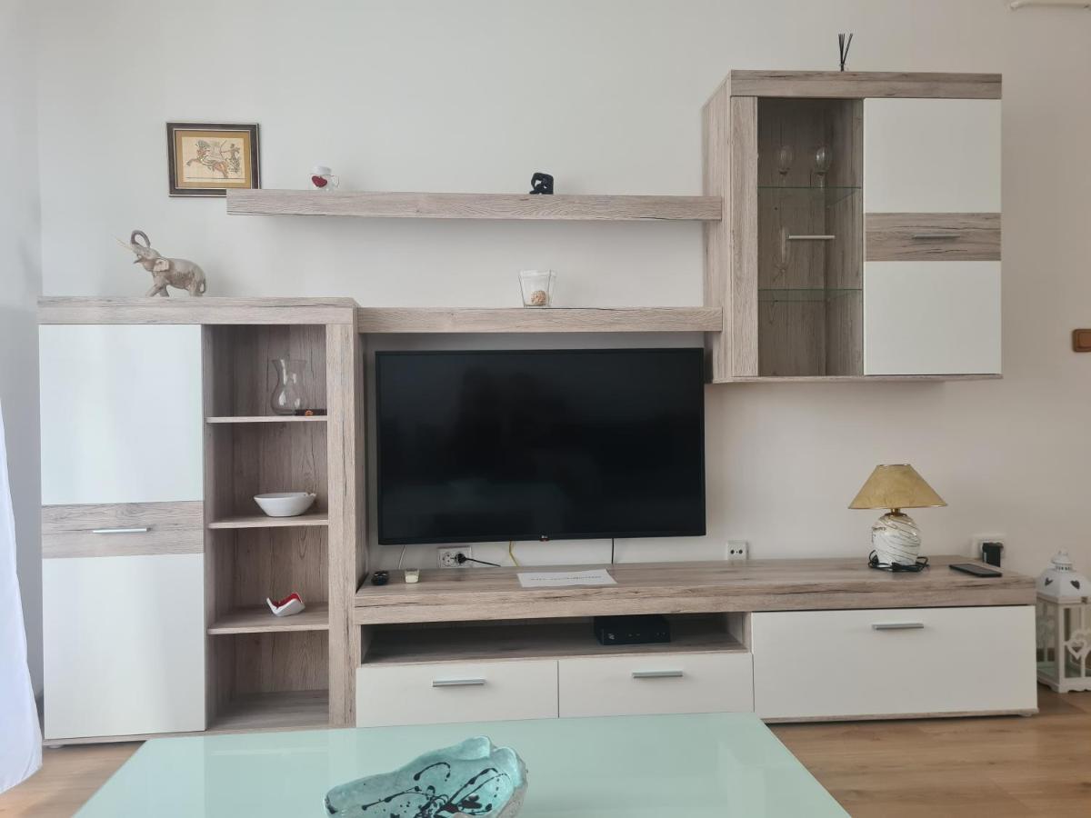 Apartman Yellow - Self Check In Osijek Exteriör bild
