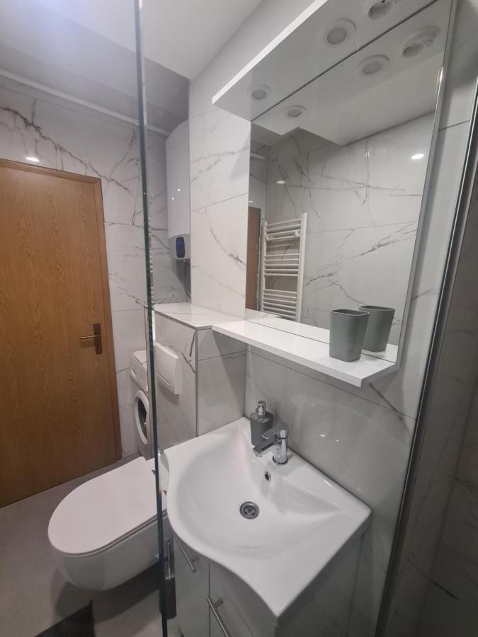 Apartman Yellow - Self Check In Osijek Exteriör bild