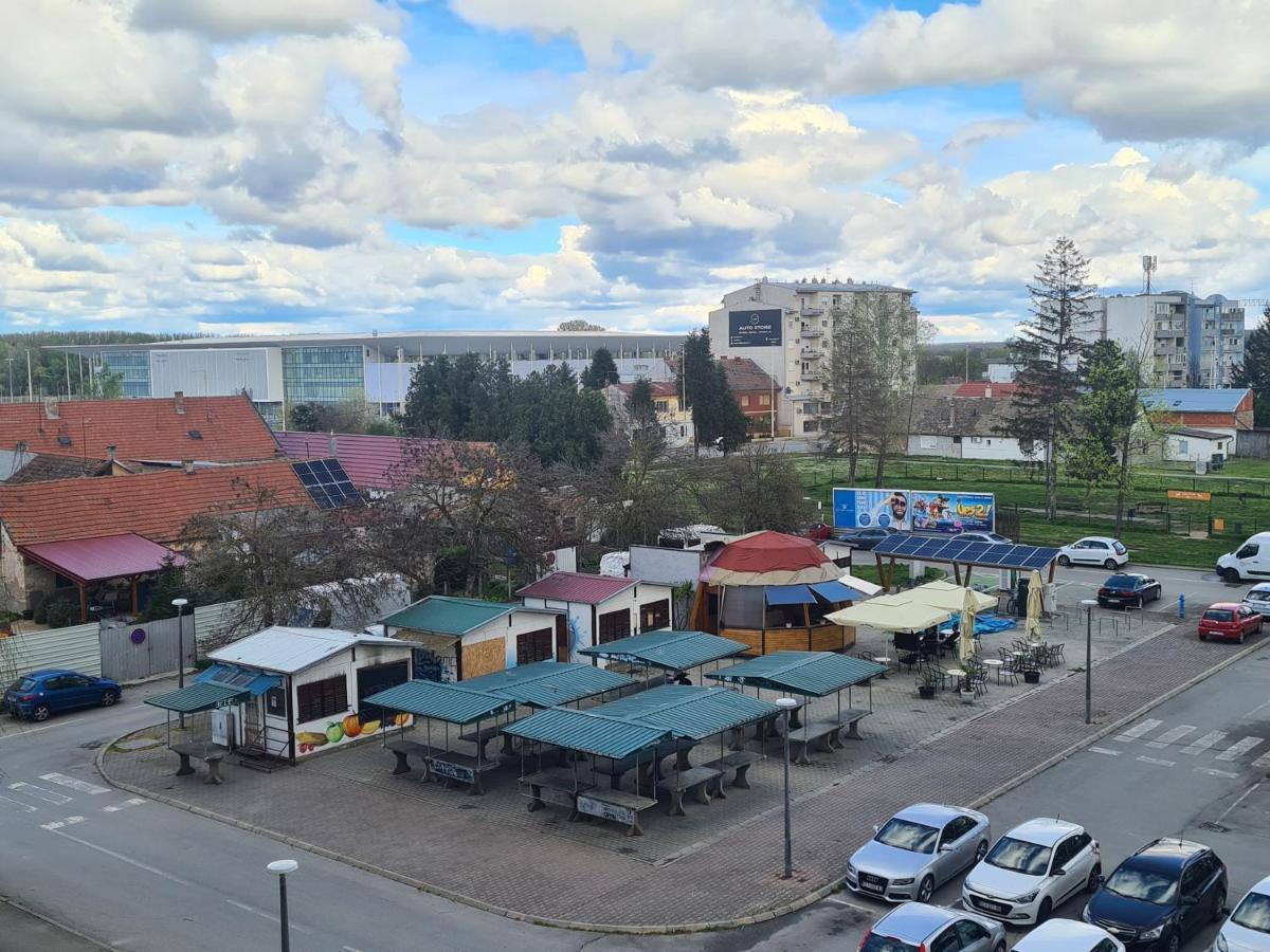Apartman Yellow - Self Check In Osijek Exteriör bild